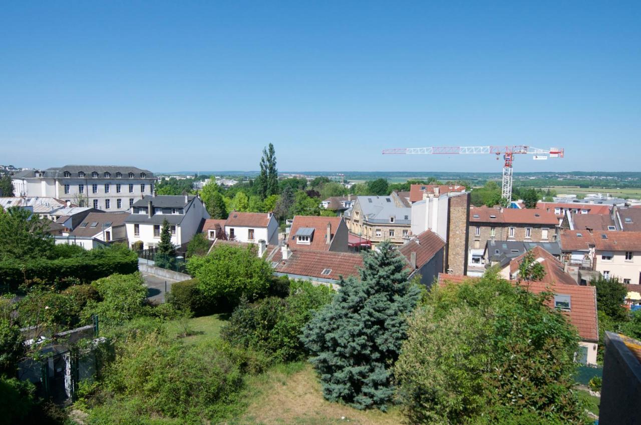 Appart'Hotel Versailles Saint Cyr L'Ecole - Gare Sncf A 100M Et Parking Prive ภายนอก รูปภาพ