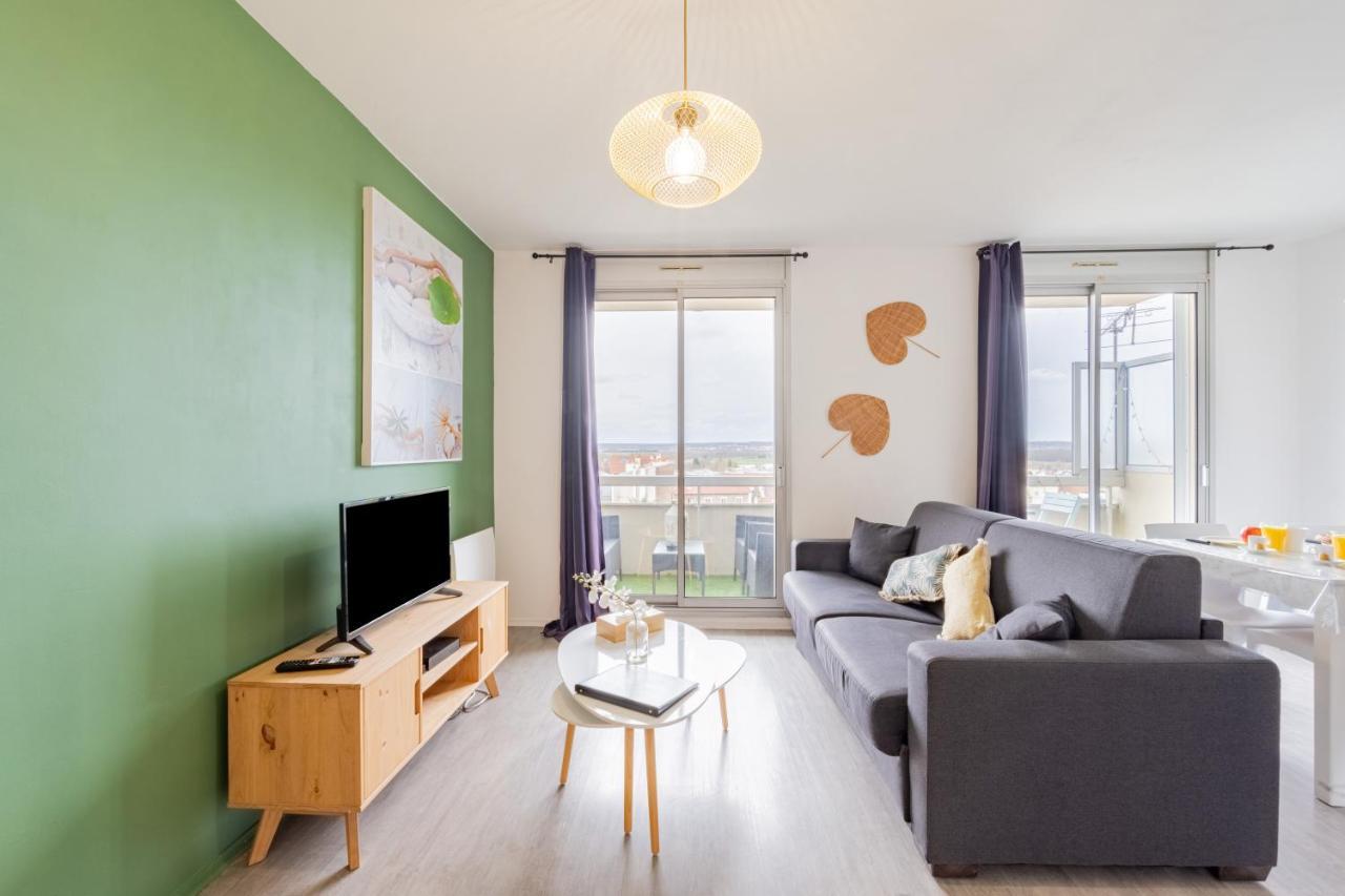 Appart'Hotel Versailles Saint Cyr L'Ecole - Gare Sncf A 100M Et Parking Prive ภายนอก รูปภาพ