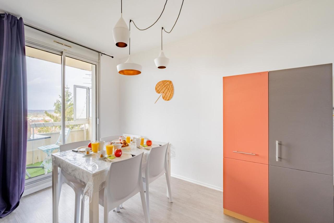 Appart'Hotel Versailles Saint Cyr L'Ecole - Gare Sncf A 100M Et Parking Prive ภายนอก รูปภาพ