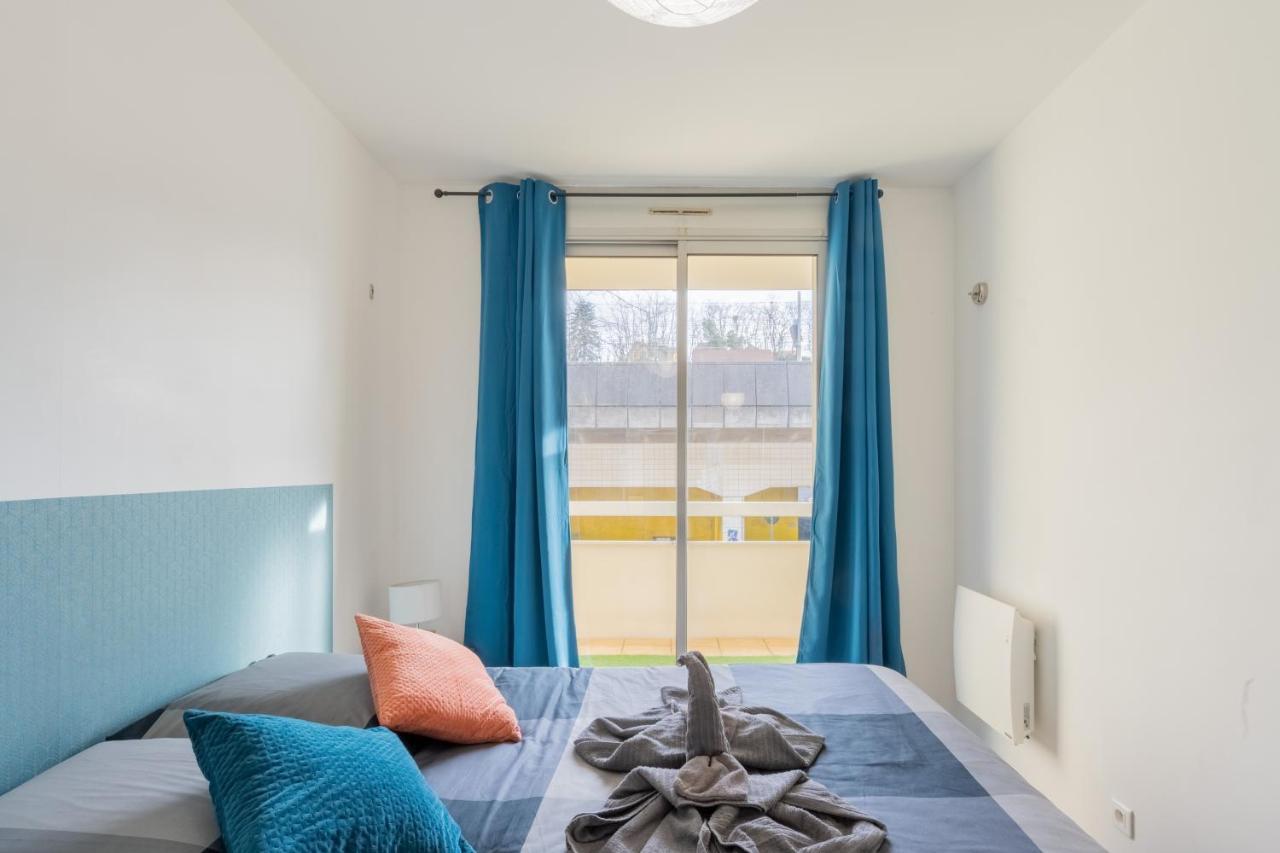 Appart'Hotel Versailles Saint Cyr L'Ecole - Gare Sncf A 100M Et Parking Prive ภายนอก รูปภาพ