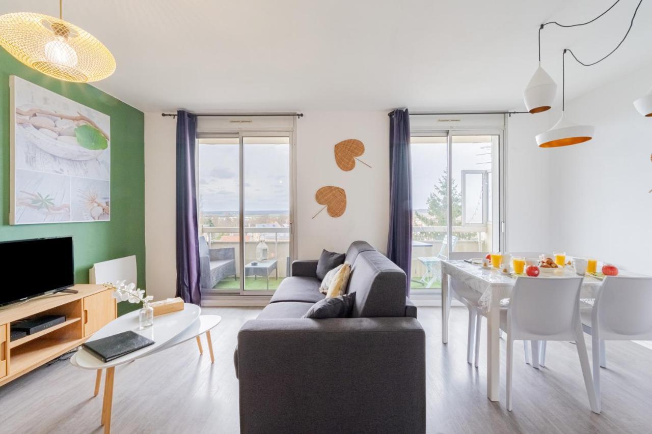 Appart'Hotel Versailles Saint Cyr L'Ecole - Gare Sncf A 100M Et Parking Prive ภายนอก รูปภาพ